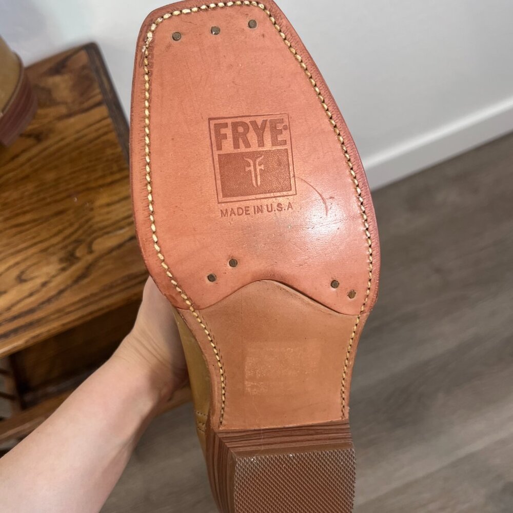BANANA FRYE BOOTS BRAND NEW - Picture 3 of 10